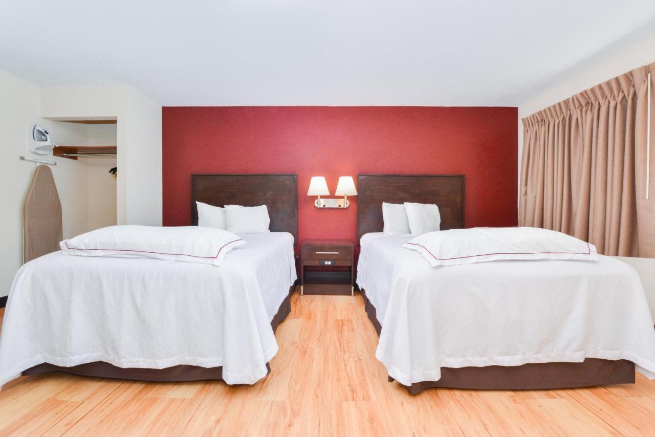 Red Roof Inn Plus+ & Suites Guilford Ngoại thất bức ảnh